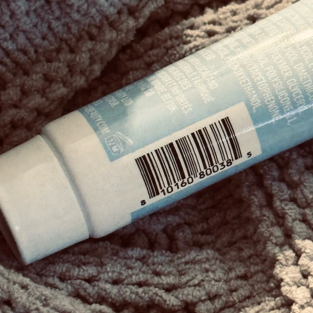 First Aid Beauty Hydrating Dewy Gel Cream
